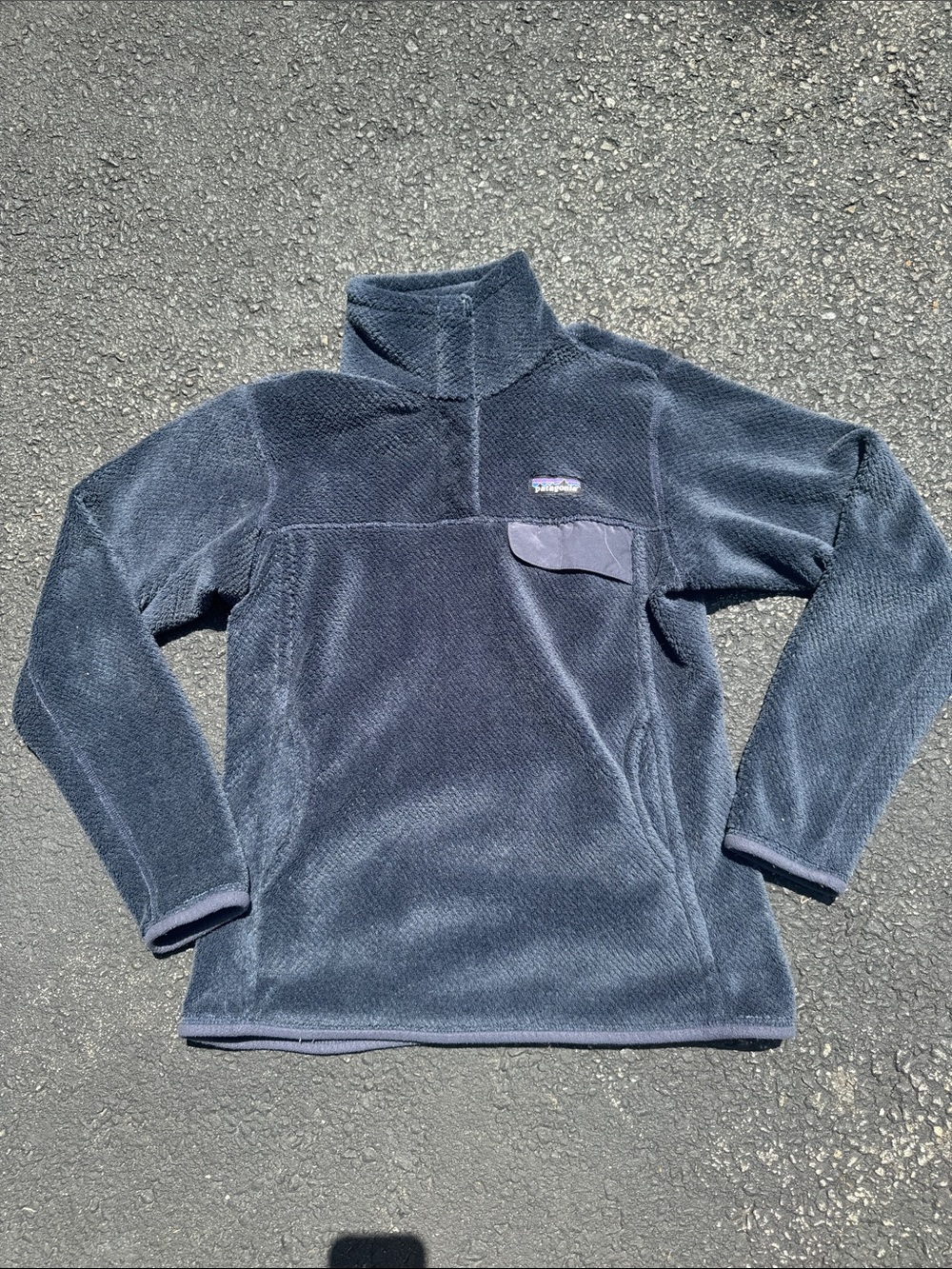 Patagonia Navy Fleece with Multicolor Logo size medium